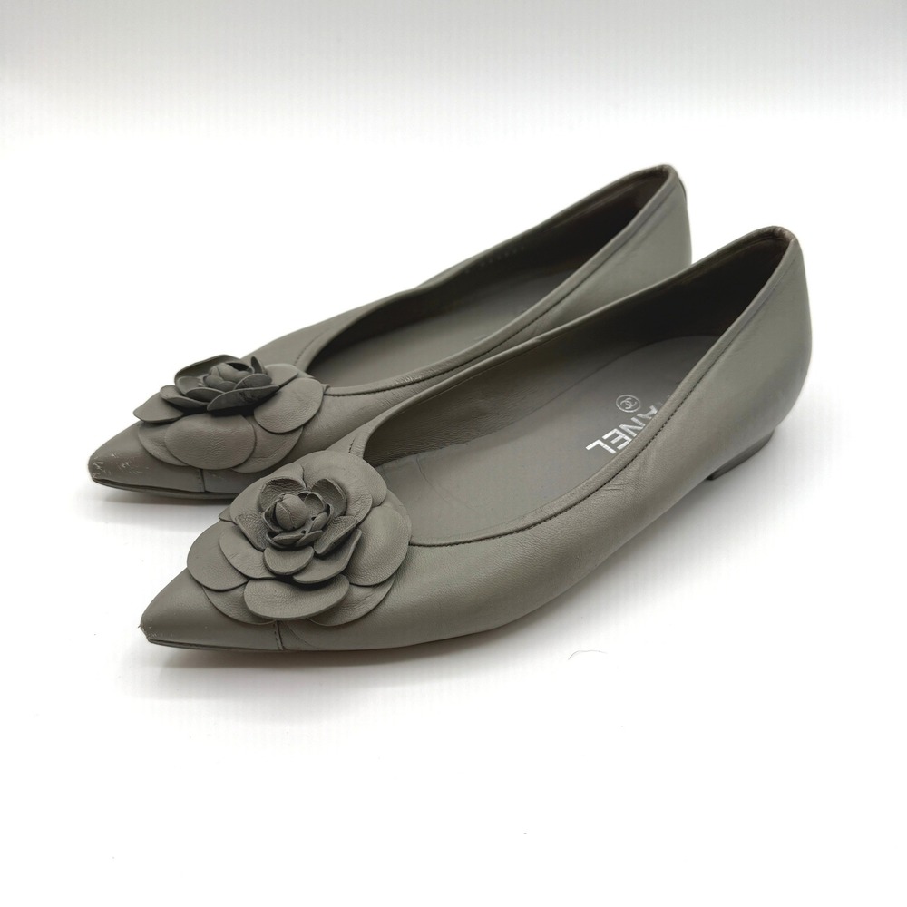 Chanel Ballet Flats Womens 38.5 Gray Camellia Flower Pointed Toe Leather Classic